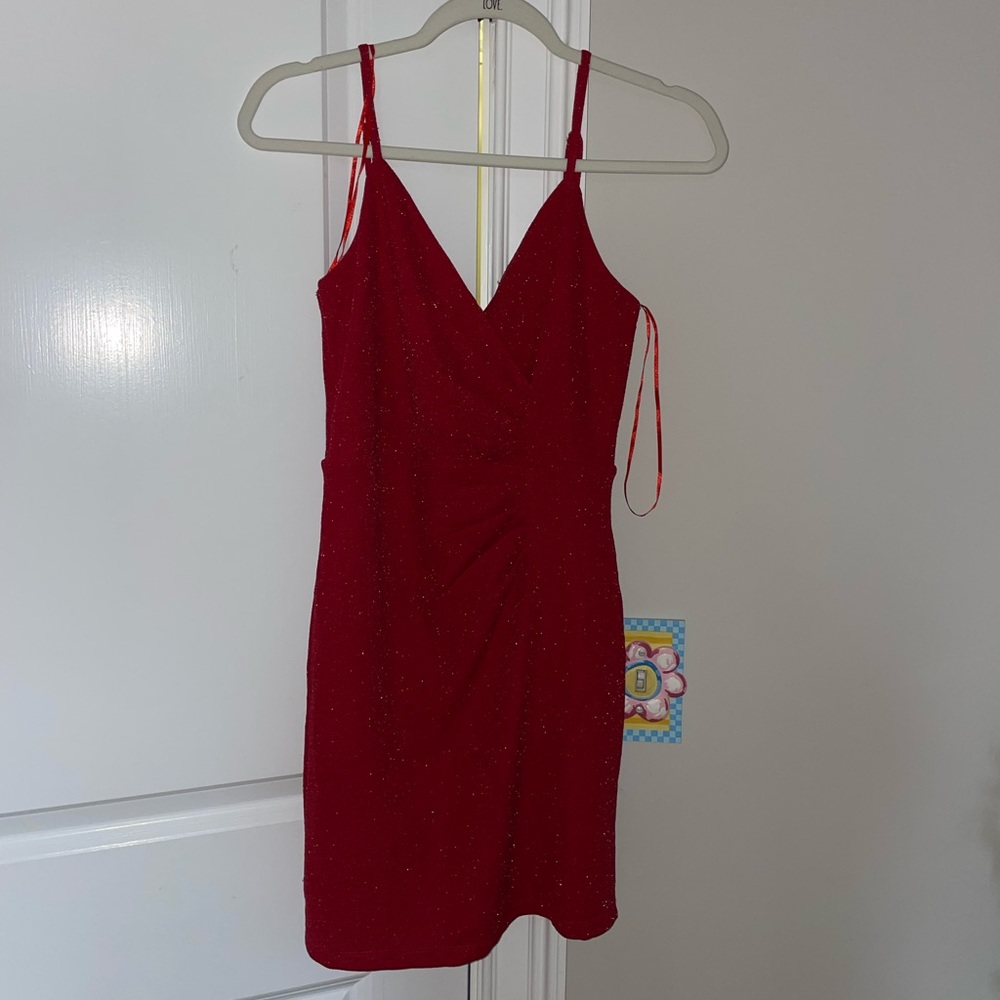 Red sparkle dress🤎